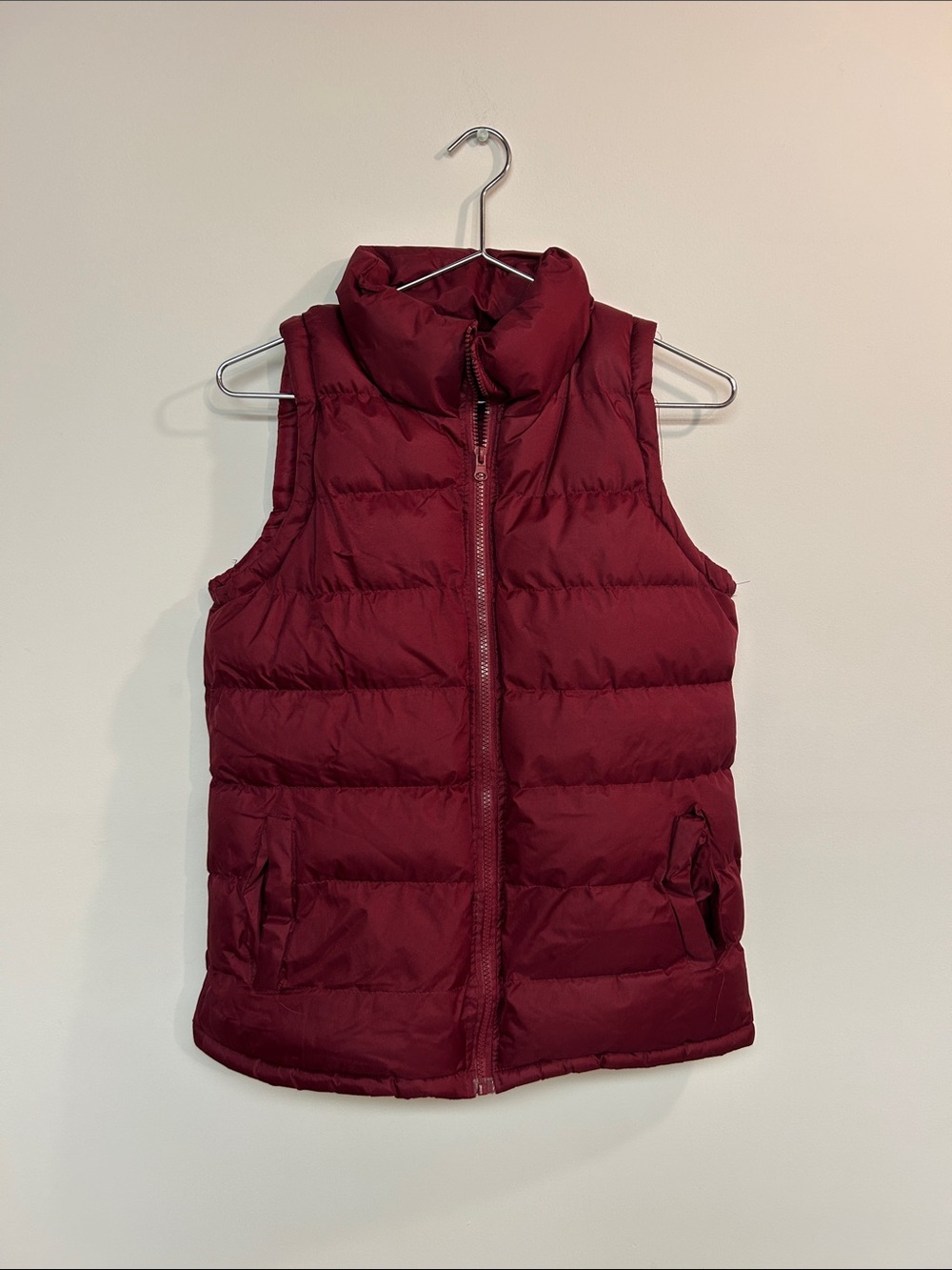 Women's Quilted Puffer Vest - Burgundy Sleeveless Jacket
